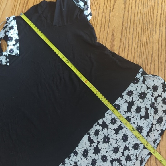 Elle Split Black Mock-Layer Collard Top Black Pink Floral Short Sleeve XL - Picture 10 of 10